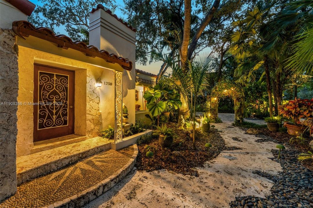 待售: $2,250,000 (3 贝兹, 2 浴室, 2526 平方英尺)