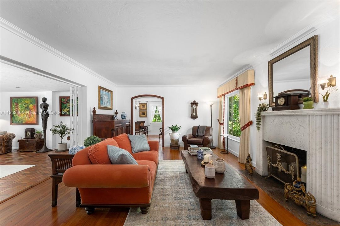 待售: $2,250,000 (3 贝兹, 2 浴室, 2526 平方英尺)