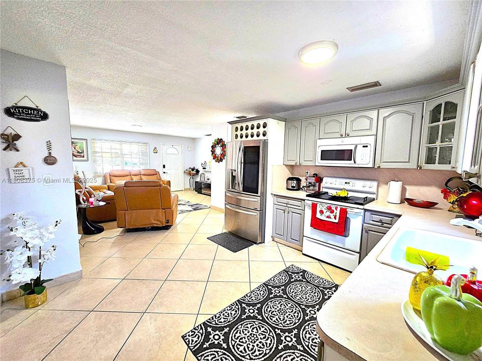 For Sale: $1,100,000 (0 beds, 0 baths, 2410 Square Feet)