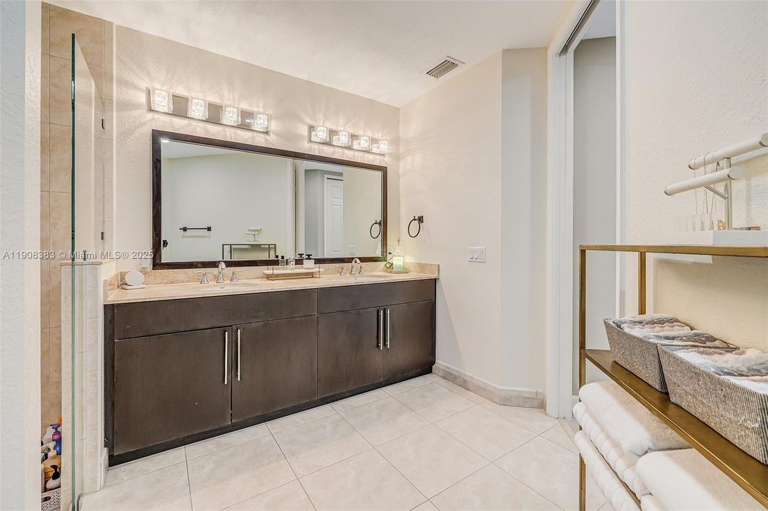 Active With Contract: $520,000 (3 beds, 2 baths, 1401 Square Feet)