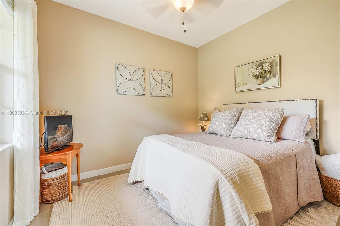 Active With Contract: $520,000 (3 beds, 2 baths, 1401 Square Feet)