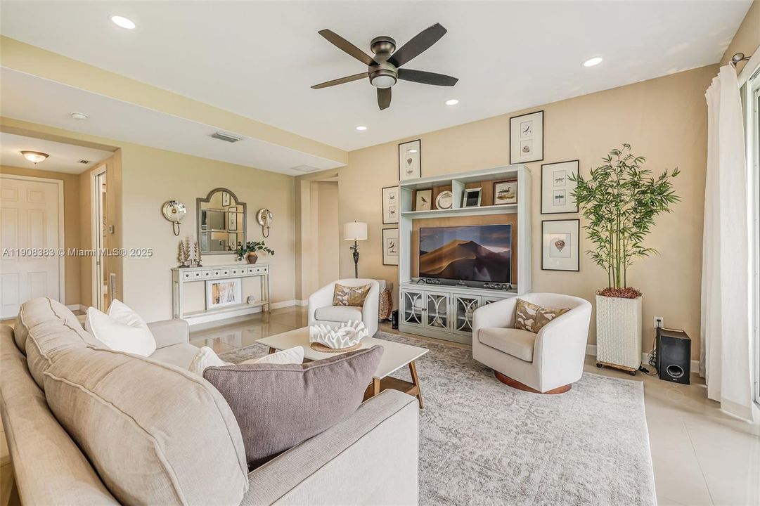 Active With Contract: $520,000 (3 beds, 2 baths, 1401 Square Feet)