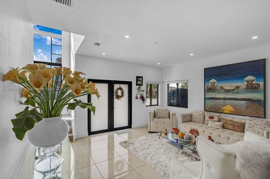 For Sale: $949,800 (4 beds, 3 baths, 2517 Square Feet)