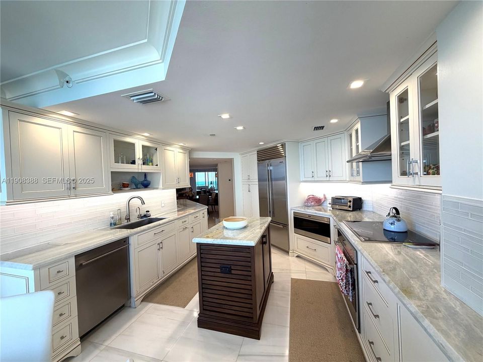 В аренду: $12,000 (3 спален, 3 ванн, 2820 Квадратных фут)