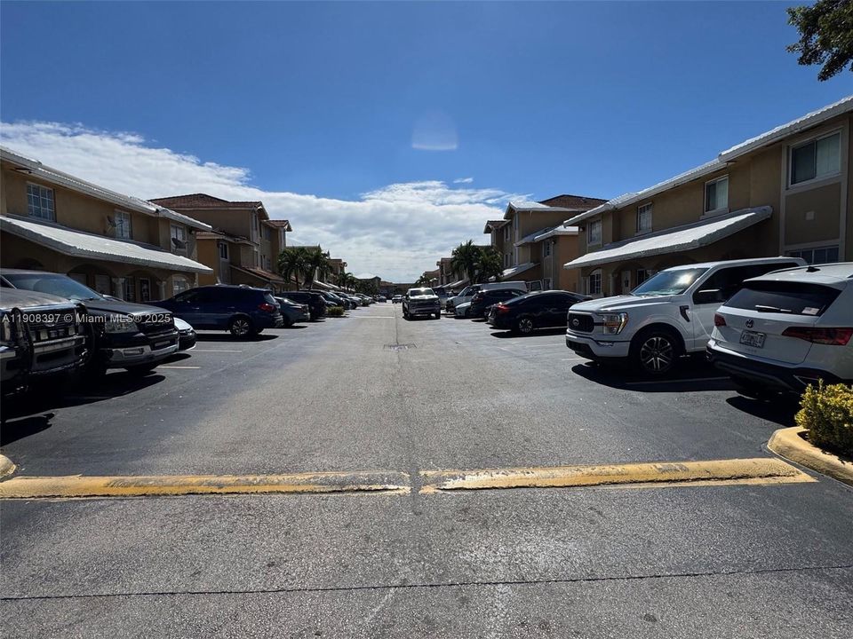 Recently Rented: $2,700 (3 beds, 2 baths, 1220 Square Feet)