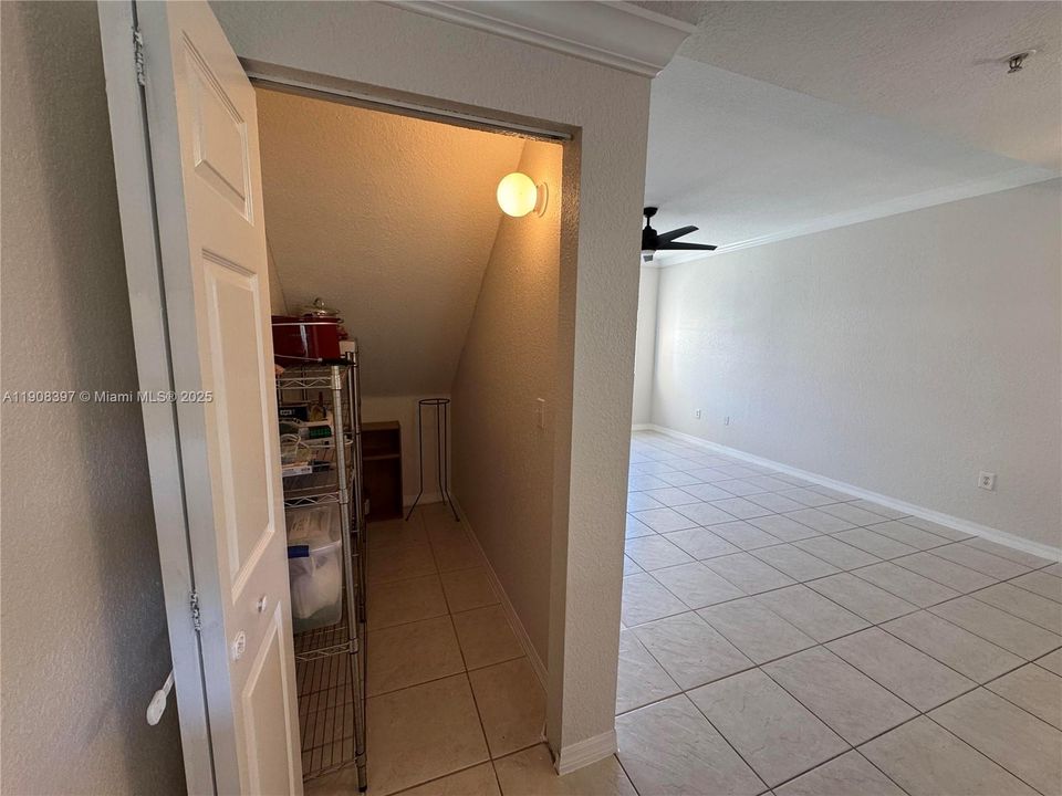 Recently Rented: $2,700 (3 beds, 2 baths, 1220 Square Feet)