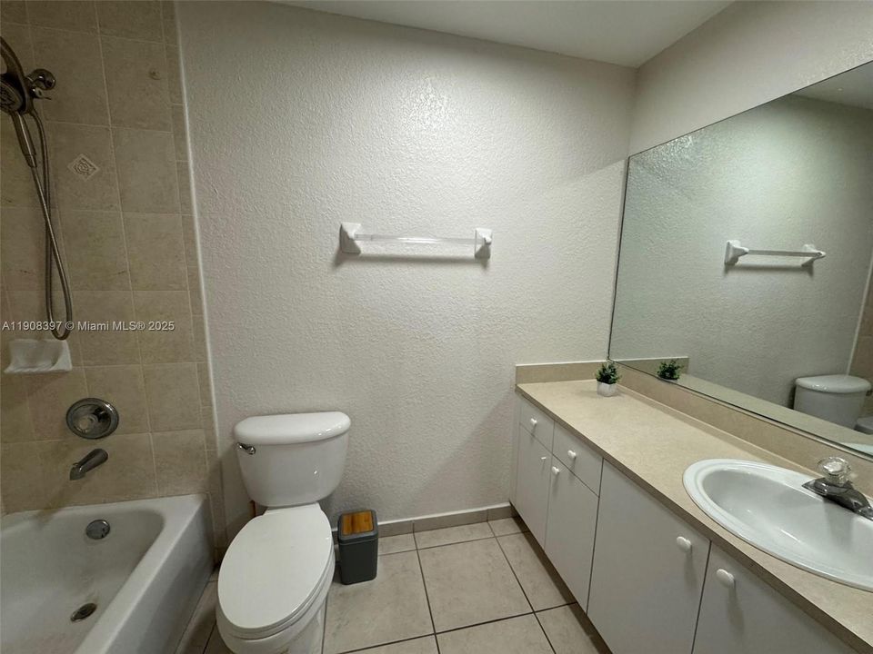 Recently Rented: $2,700 (3 beds, 2 baths, 1220 Square Feet)