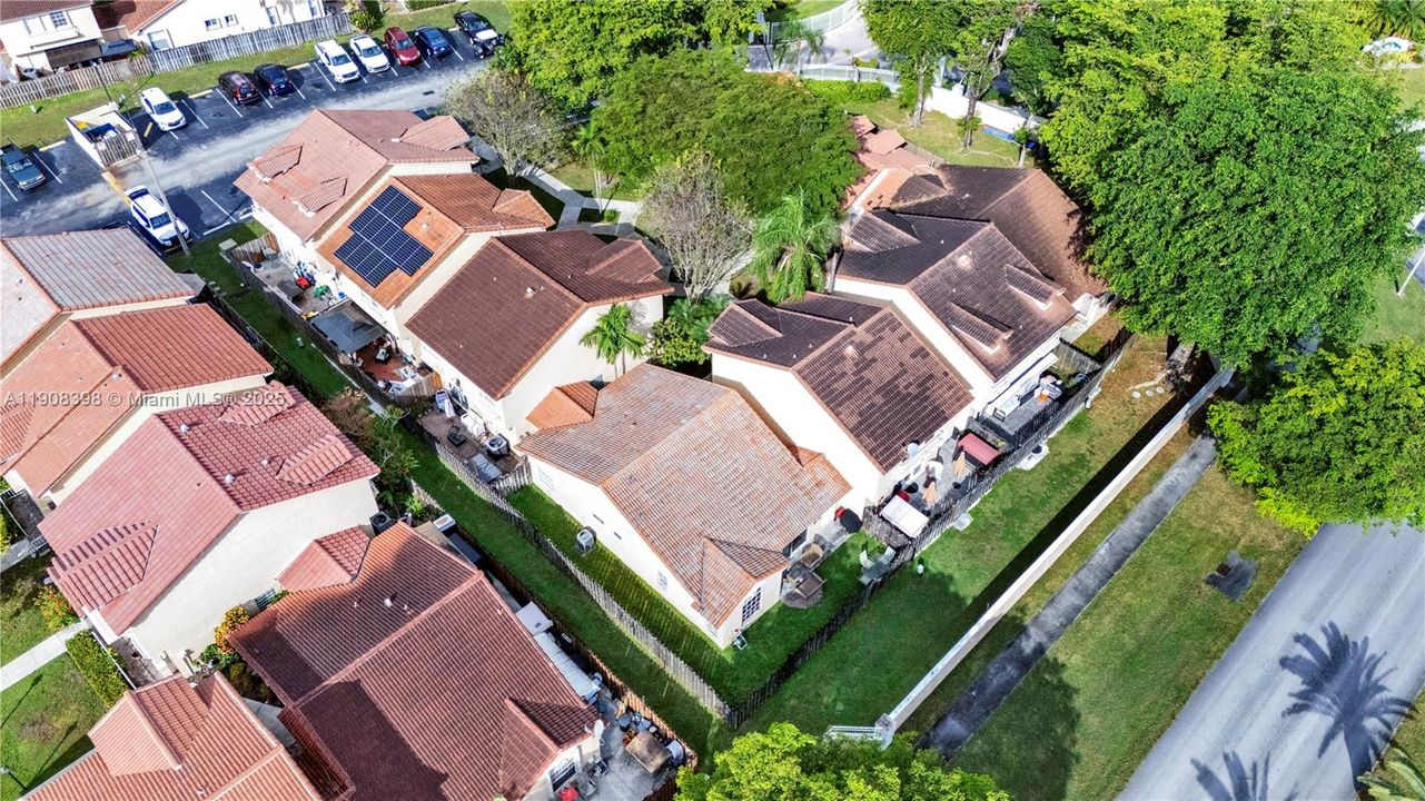 Под контрактом: $2,700 (2 спален, 2 ванн, 1163 Квадратных фут)