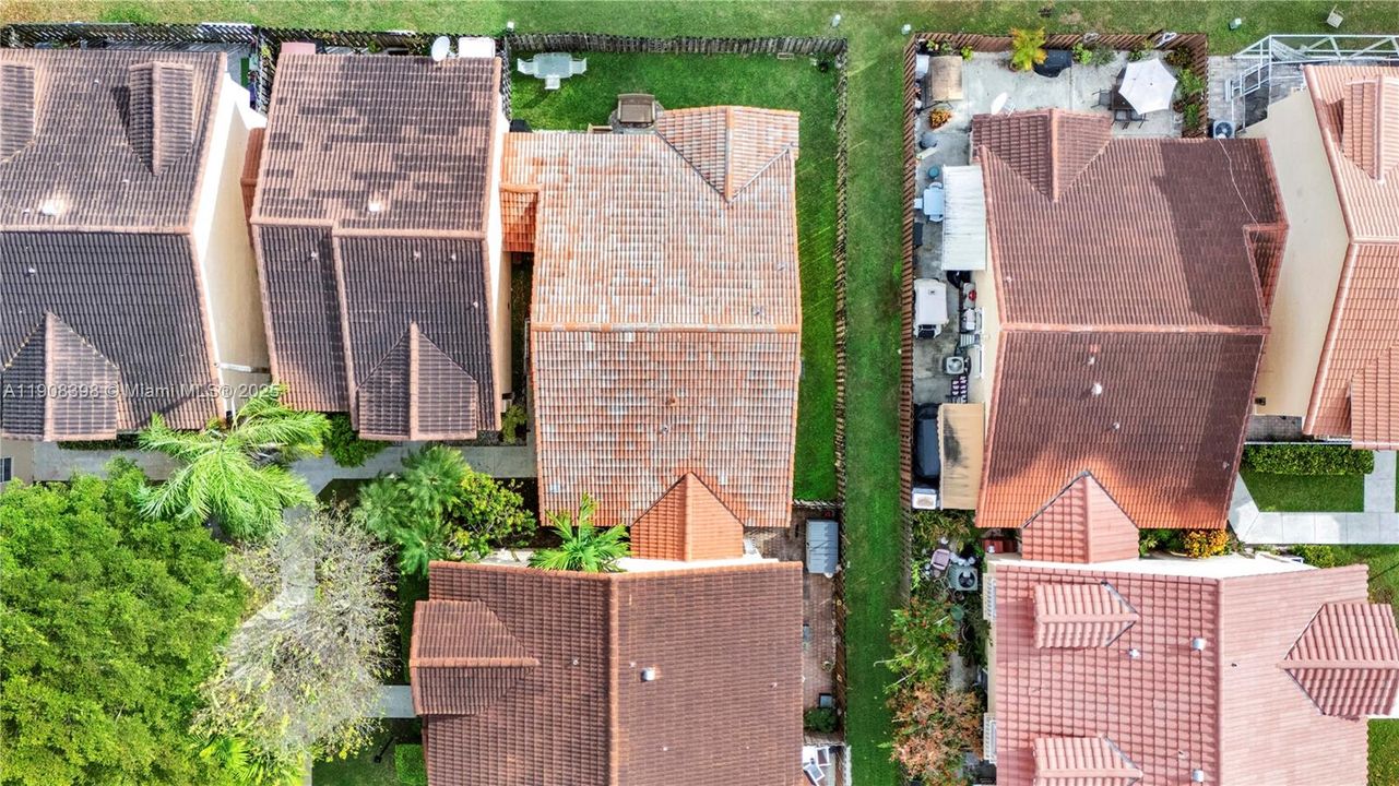 Под контрактом: $2,700 (2 спален, 2 ванн, 1163 Квадратных фут)