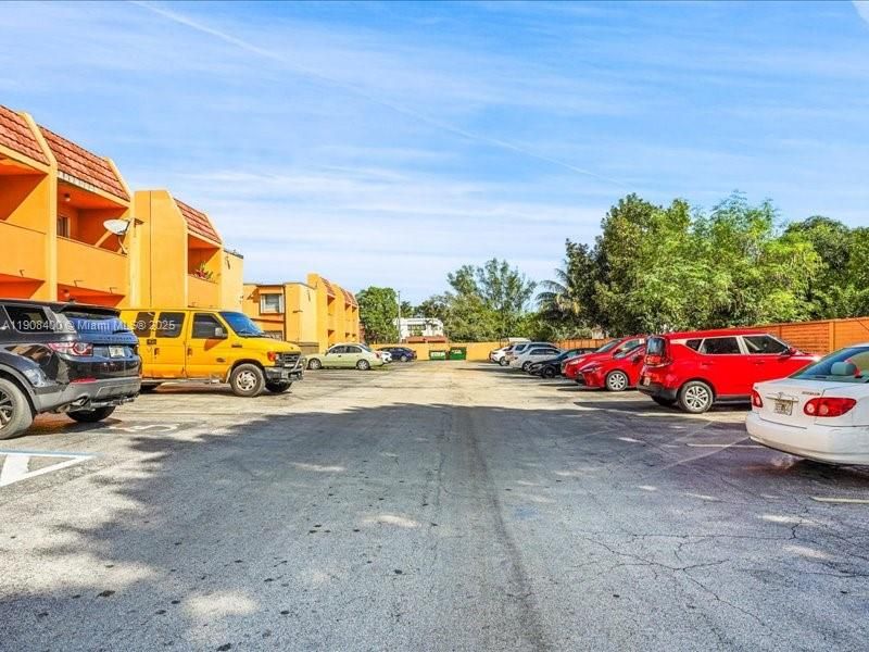 На продажу: $295,000 (2 спален, 1 ванн, 1015 Квадратных фут)