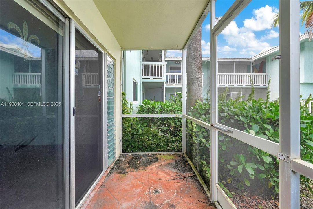 For Sale: $130,000 (0 beds, 1 baths, 490 Square Feet)