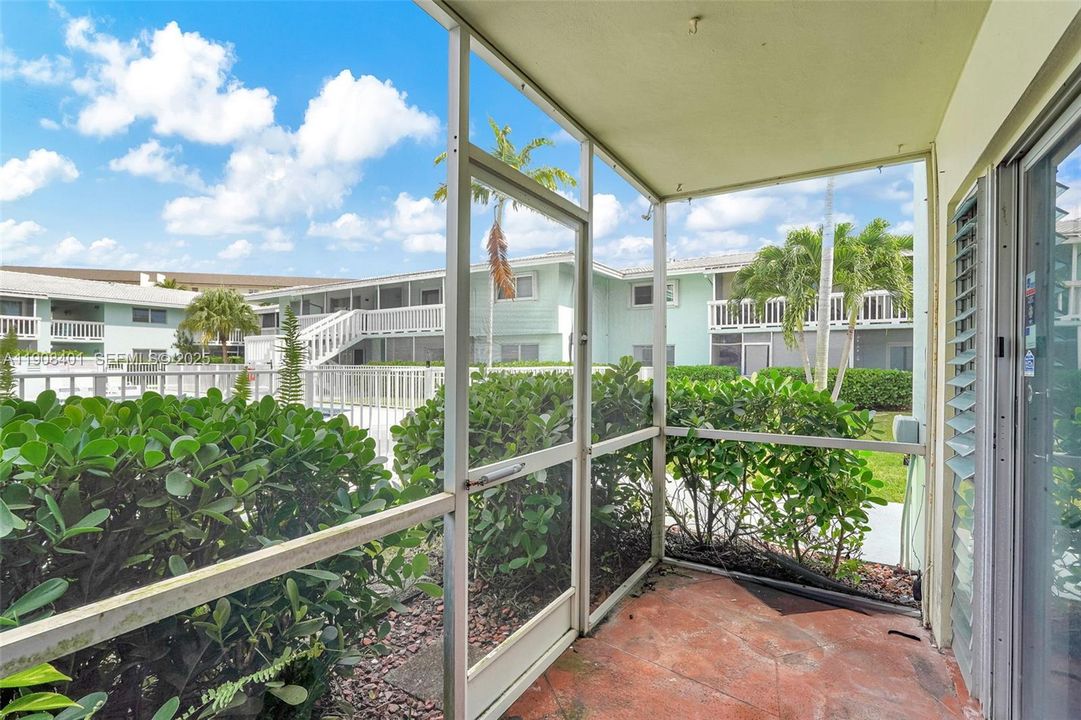 For Sale: $130,000 (0 beds, 1 baths, 490 Square Feet)