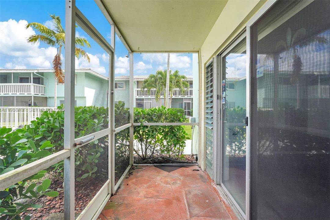 For Sale: $130,000 (0 beds, 1 baths, 490 Square Feet)