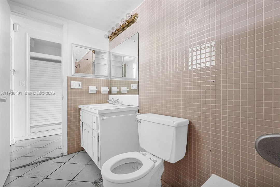 For Sale: $130,000 (0 beds, 1 baths, 490 Square Feet)