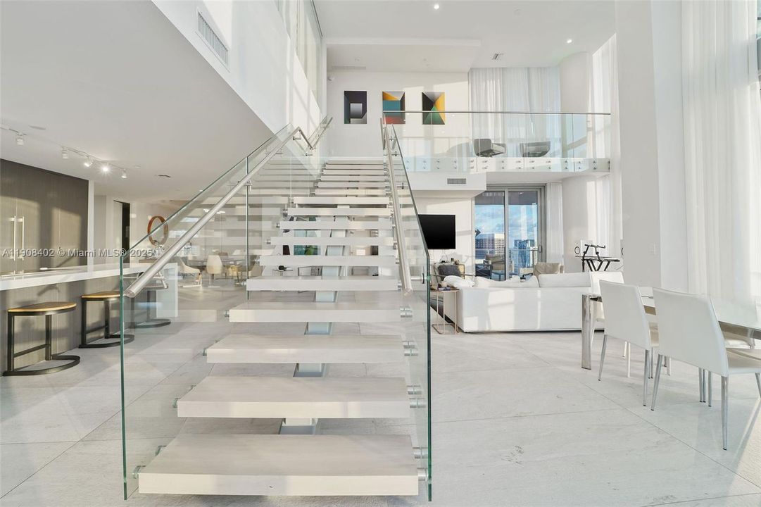 For Rent: $34,000 (4 beds, 5 baths, 3800 Square Feet)