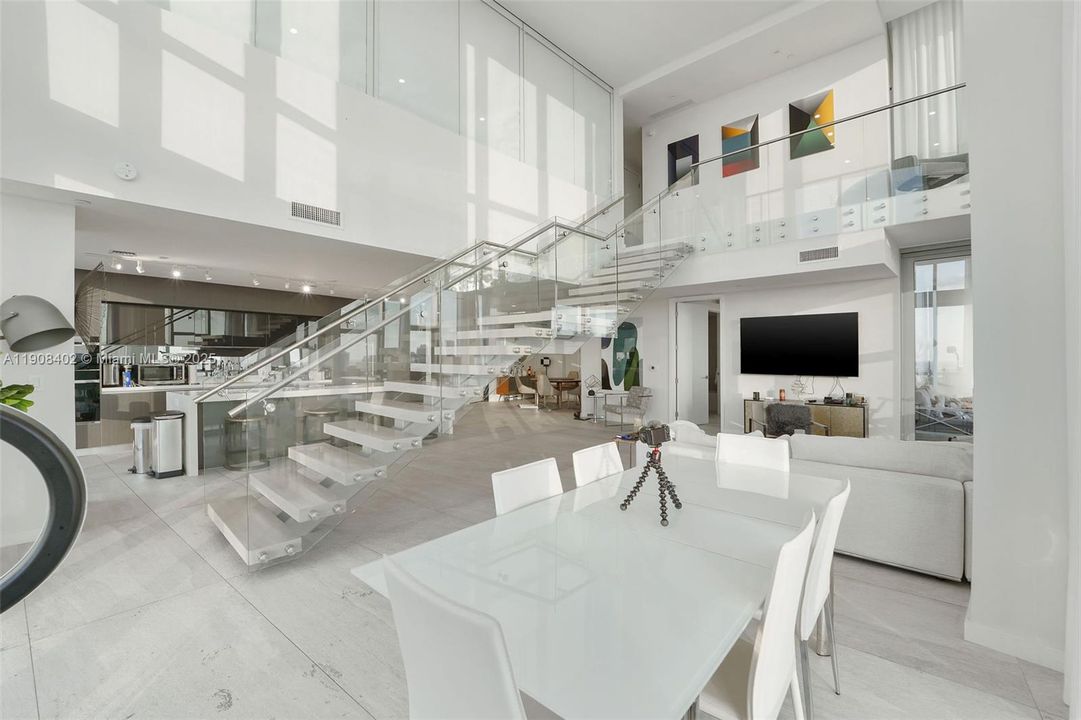 For Rent: $34,000 (4 beds, 5 baths, 3800 Square Feet)