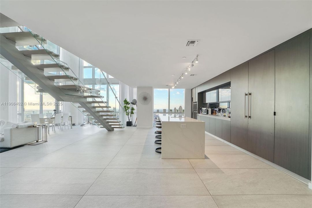 For Rent: $34,000 (4 beds, 5 baths, 3800 Square Feet)