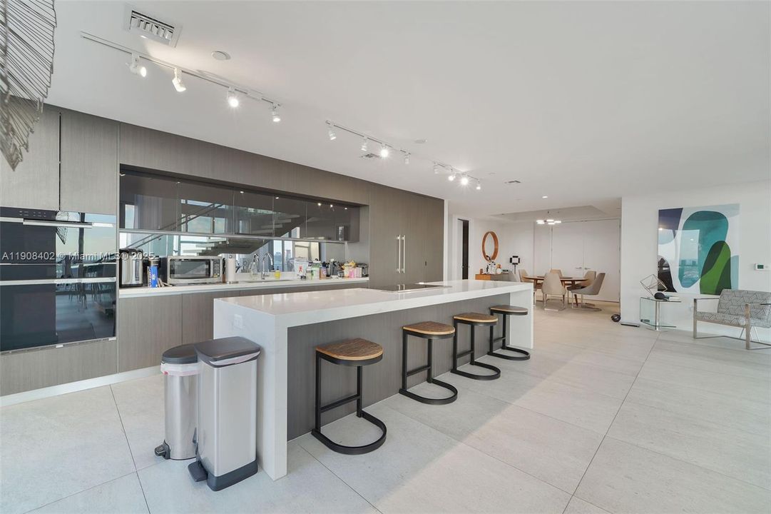 For Rent: $34,000 (4 beds, 5 baths, 3800 Square Feet)