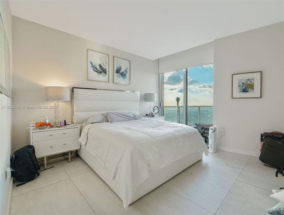 For Rent: $34,000 (4 beds, 5 baths, 3800 Square Feet)