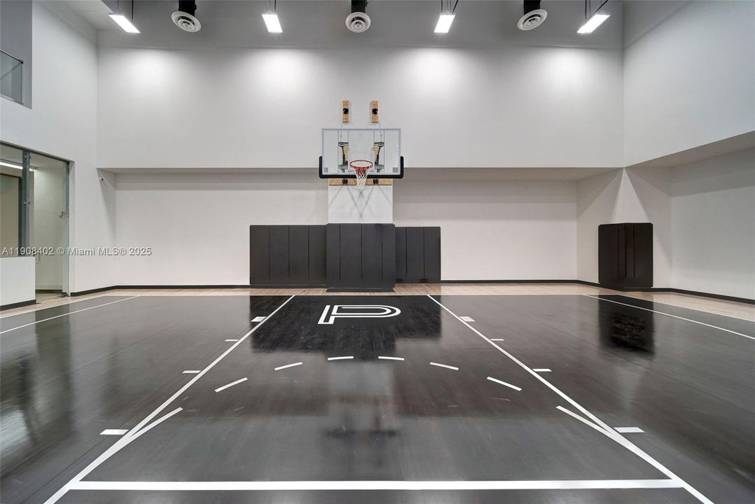 For Rent: $34,000 (4 beds, 5 baths, 3800 Square Feet)