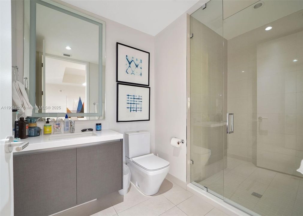 For Rent: $34,000 (4 beds, 5 baths, 3800 Square Feet)