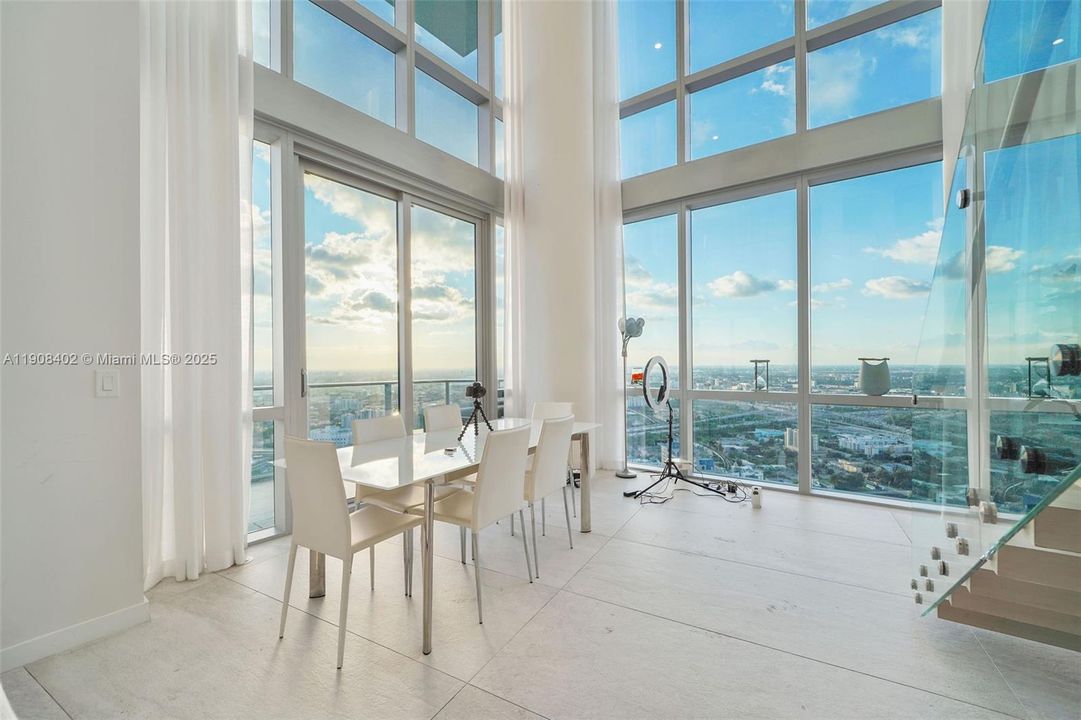 For Rent: $34,000 (4 beds, 5 baths, 3800 Square Feet)