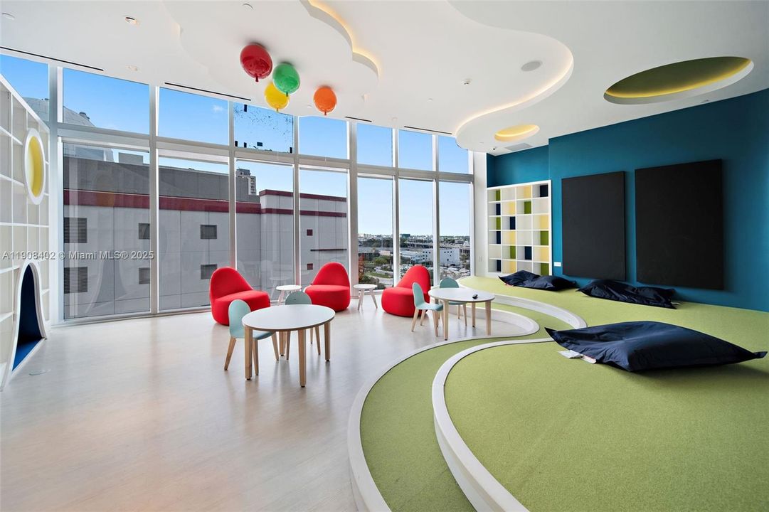 For Rent: $34,000 (4 beds, 5 baths, 3800 Square Feet)