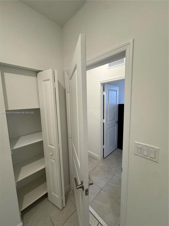 En Renta: $1,450 (0 camas, 0 baños, 2418 Pies cuadrados)