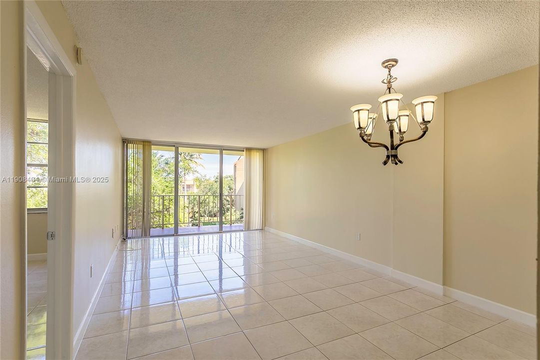 For Rent: $1,900 (1 beds, 1 baths, 840 Square Feet)