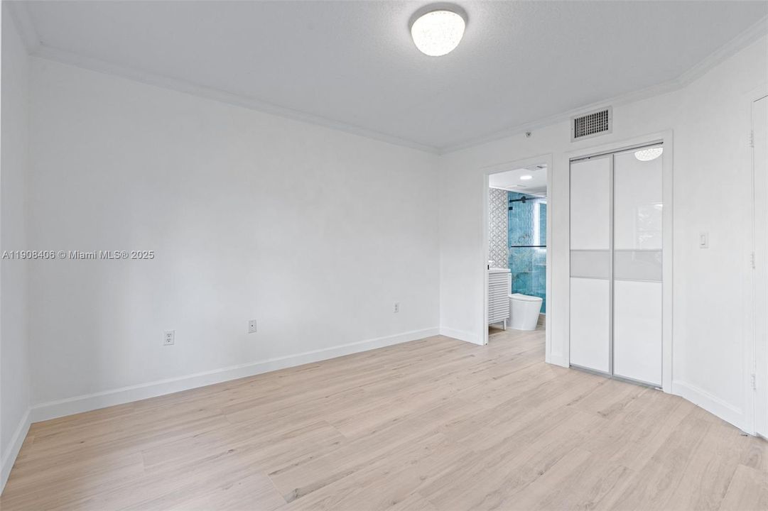 На продажу: $309,000 (2 спален, 2 ванн, 809 Квадратных фут)