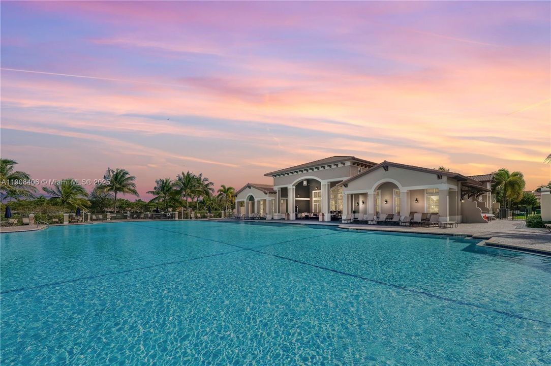 На продажу: $309,000 (2 спален, 2 ванн, 809 Квадратных фут)