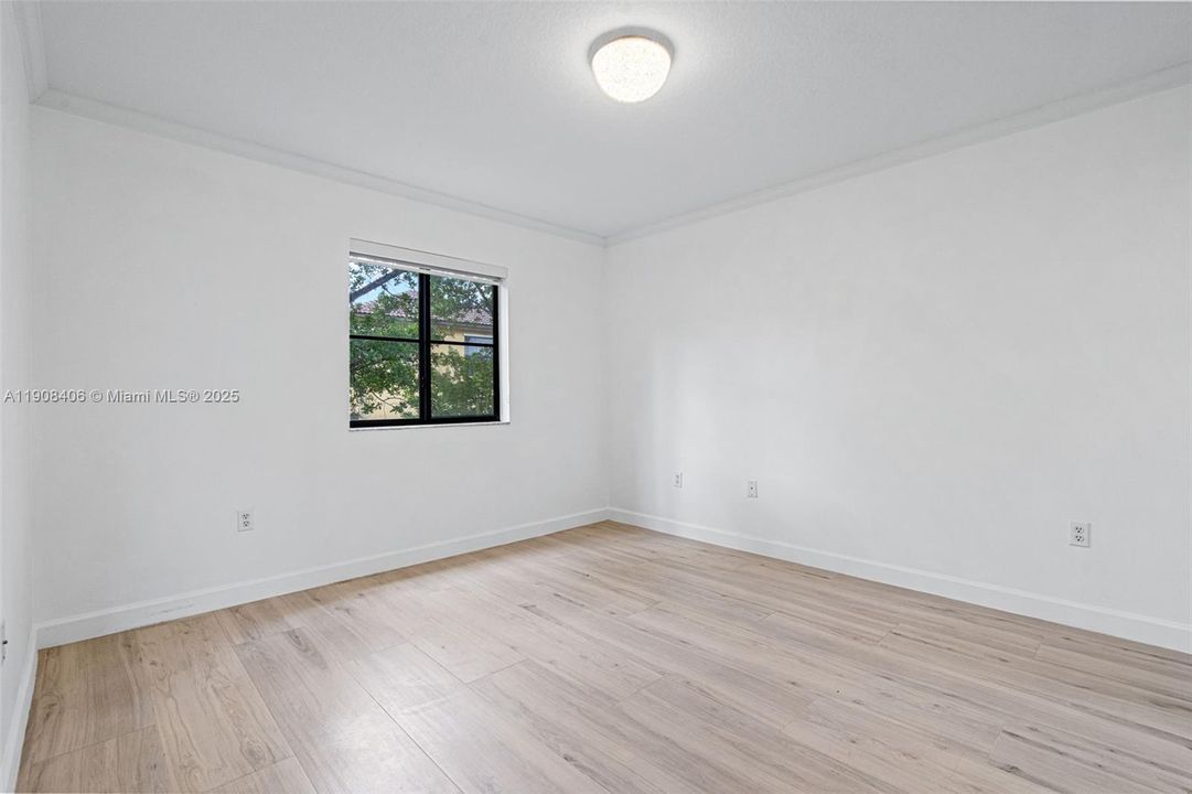 На продажу: $309,000 (2 спален, 2 ванн, 809 Квадратных фут)