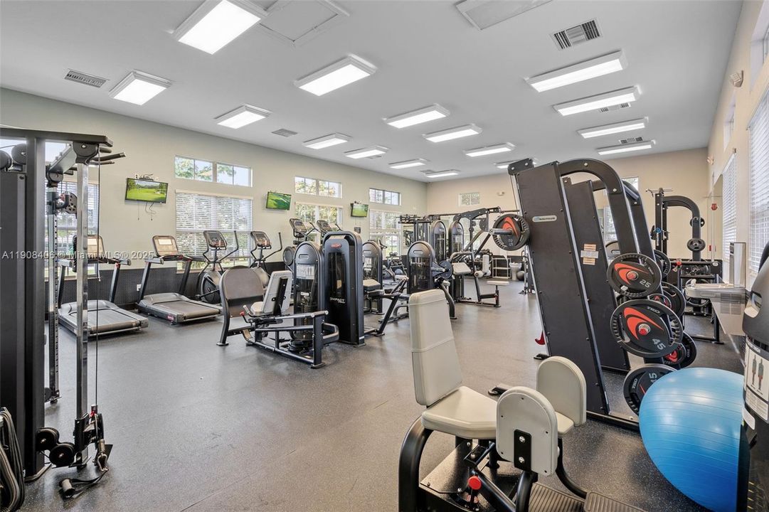 На продажу: $309,000 (2 спален, 2 ванн, 809 Квадратных фут)