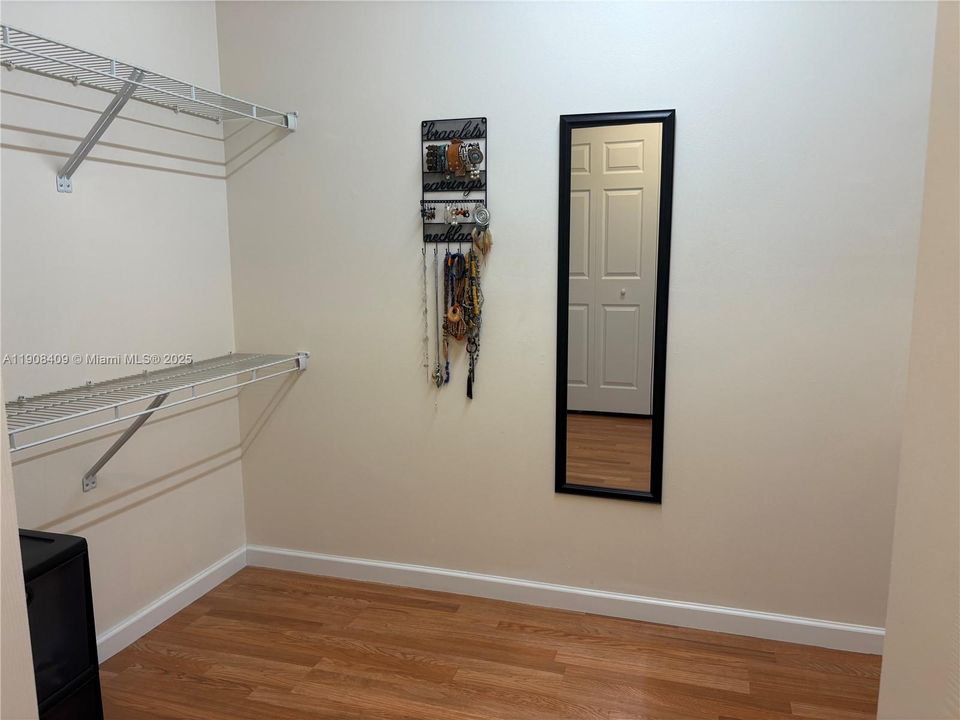 Walk-in Closet