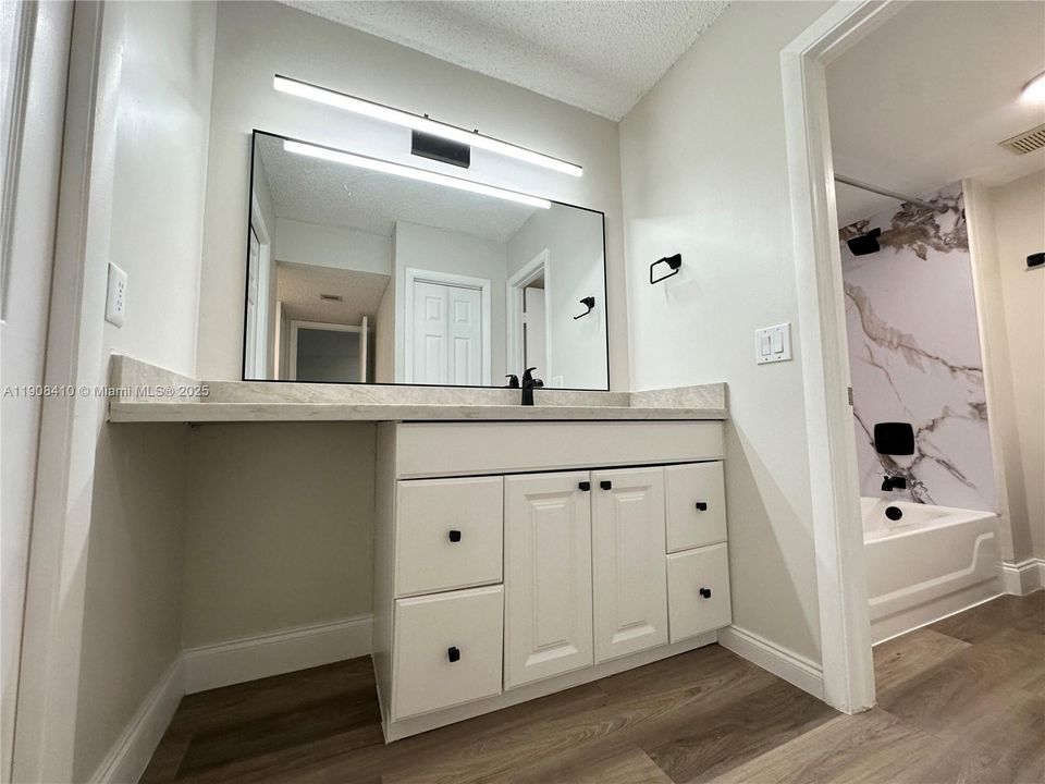 For Rent: $2,400 (2 beds, 2 baths, 1231 Square Feet)