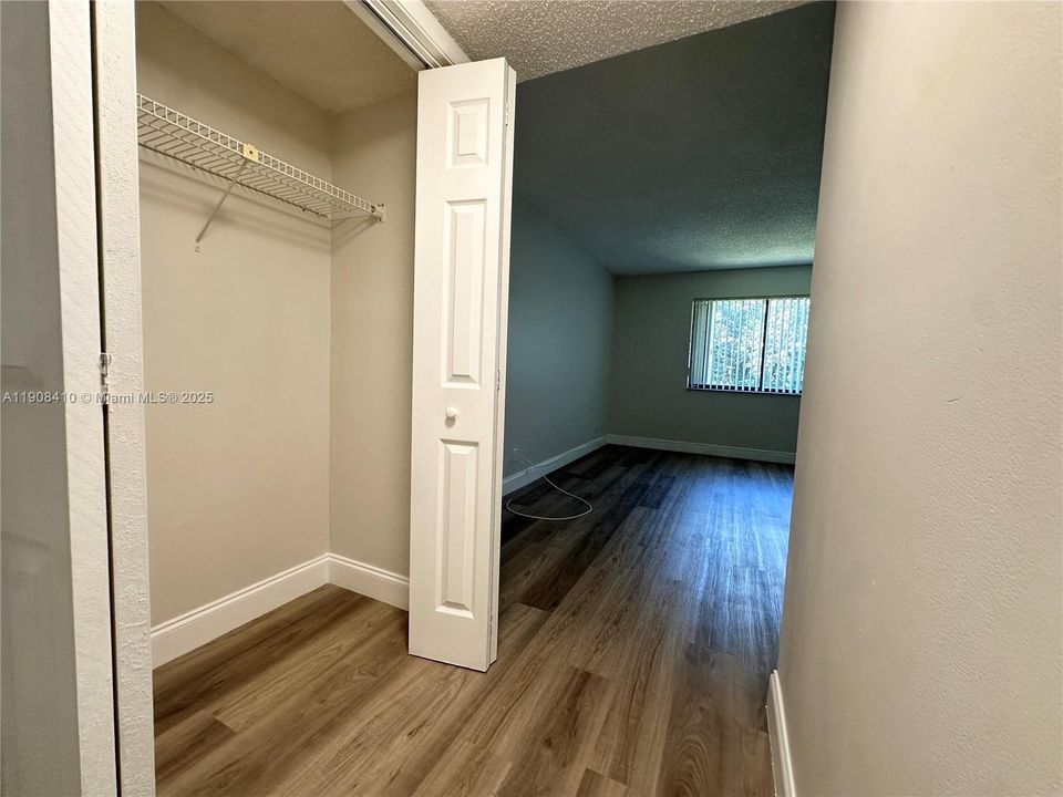 For Rent: $2,400 (2 beds, 2 baths, 1231 Square Feet)