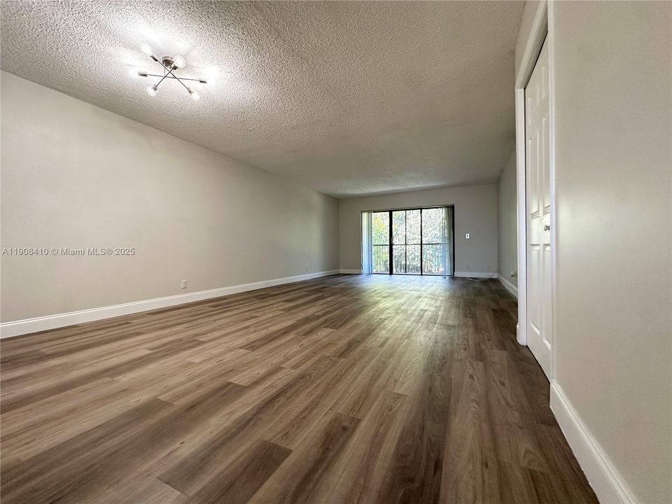 For Rent: $2,400 (2 beds, 2 baths, 1231 Square Feet)