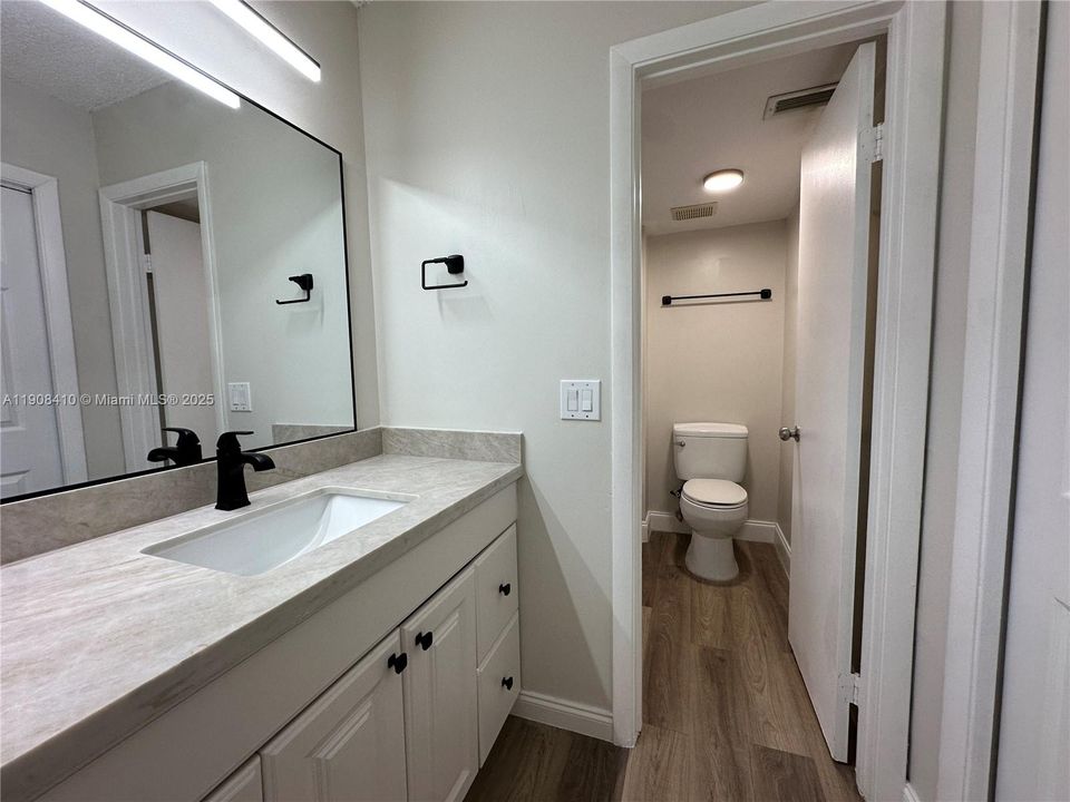 For Rent: $2,400 (2 beds, 2 baths, 1231 Square Feet)