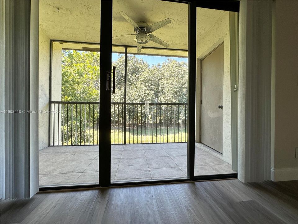 For Rent: $2,400 (2 beds, 2 baths, 1231 Square Feet)