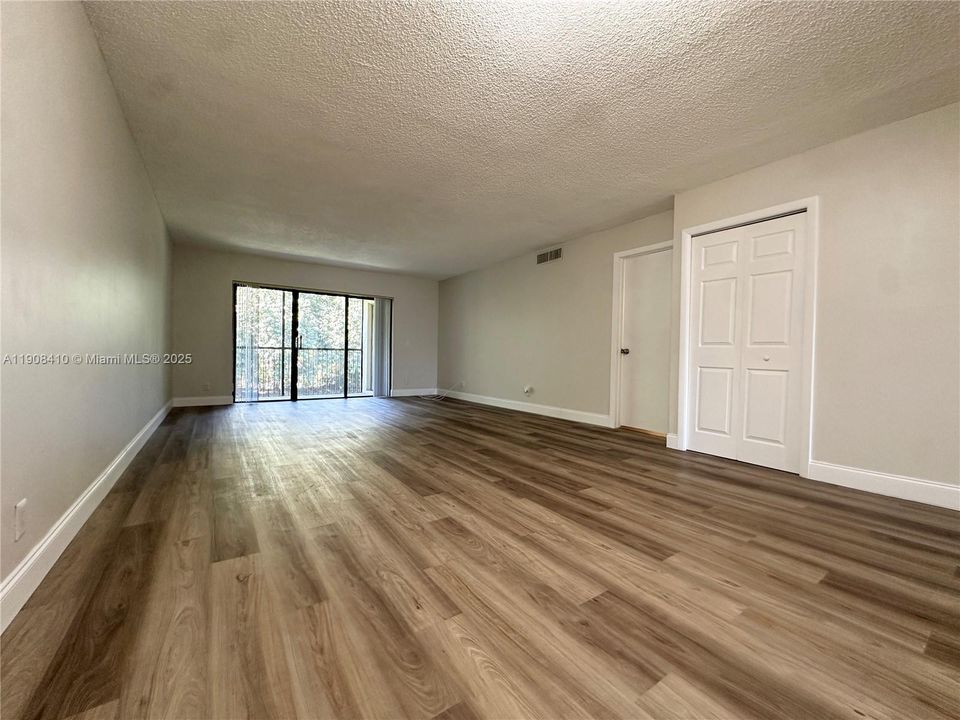 For Rent: $2,400 (2 beds, 2 baths, 1231 Square Feet)