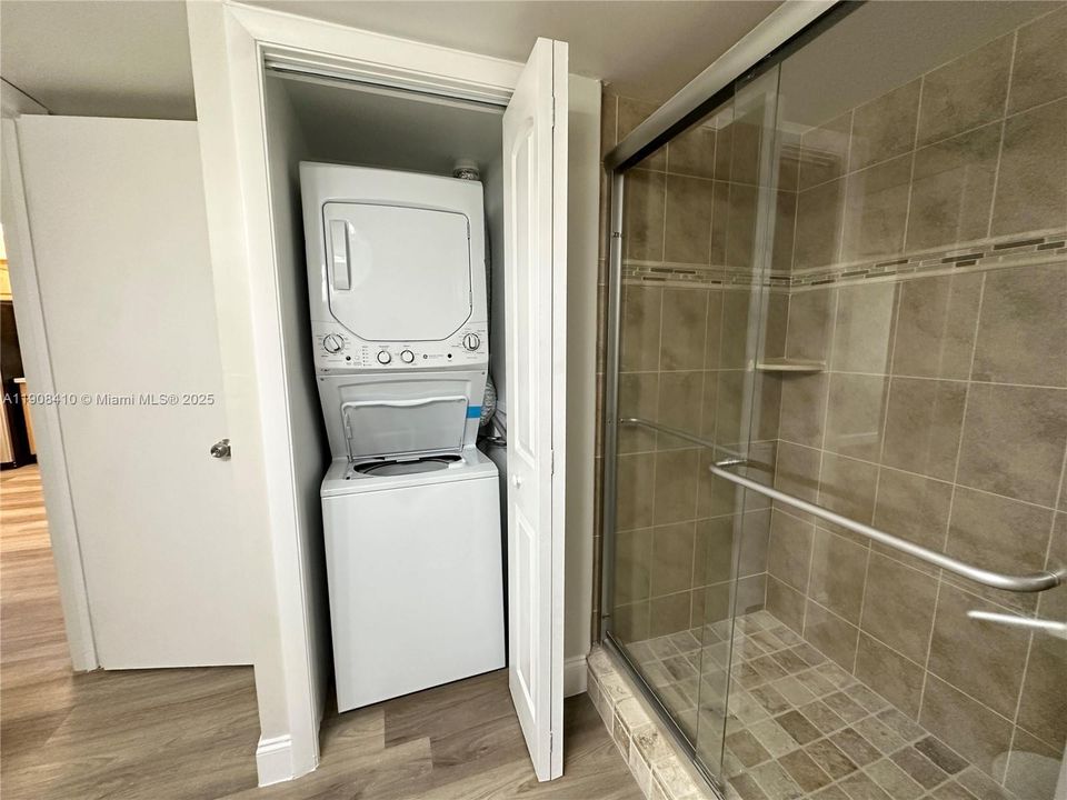 For Rent: $2,400 (2 beds, 2 baths, 1231 Square Feet)