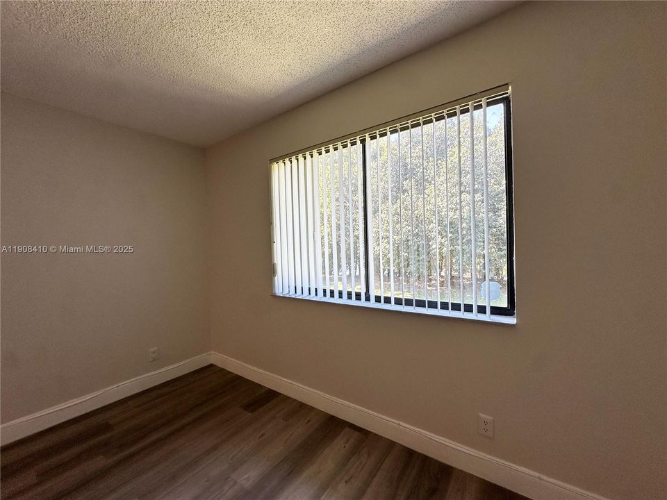 For Rent: $2,400 (2 beds, 2 baths, 1231 Square Feet)