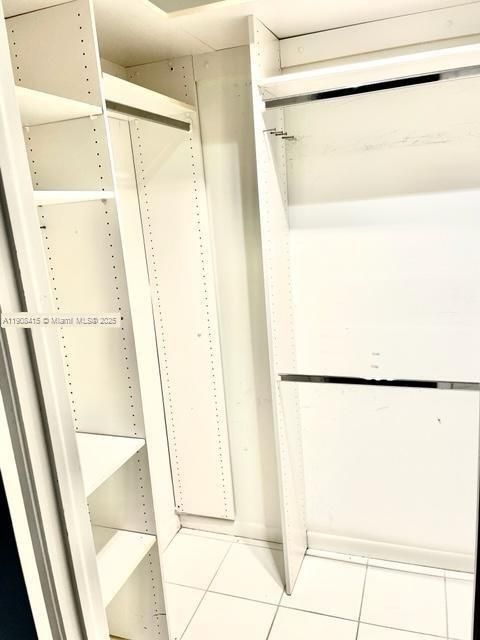 For Sale: $365,000 (2 beds, 2 baths, 1214 Square Feet)