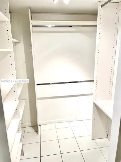 For Sale: $365,000 (2 beds, 2 baths, 1214 Square Feet)