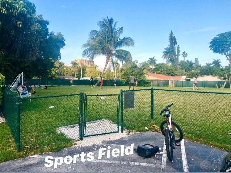 For Sale: $365,000 (2 beds, 2 baths, 1214 Square Feet)