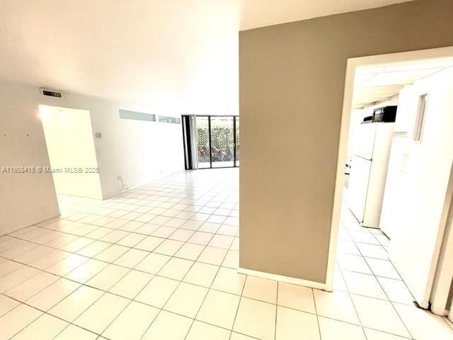 For Sale: $365,000 (2 beds, 2 baths, 1214 Square Feet)