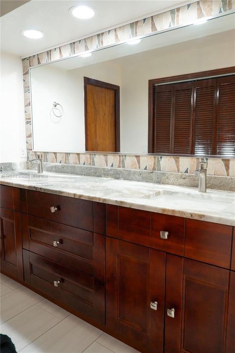 待售: $560,000 (3 贝兹, 2 浴室, 0 平方英尺)