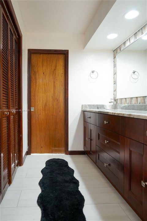 待售: $560,000 (3 贝兹, 2 浴室, 0 平方英尺)