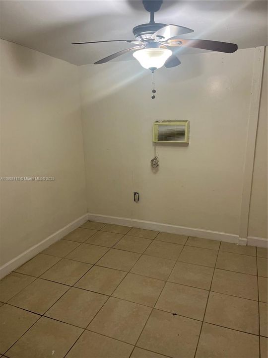 Recently Rented: $2,050 (2 beds, 1 baths, 800 Square Feet)