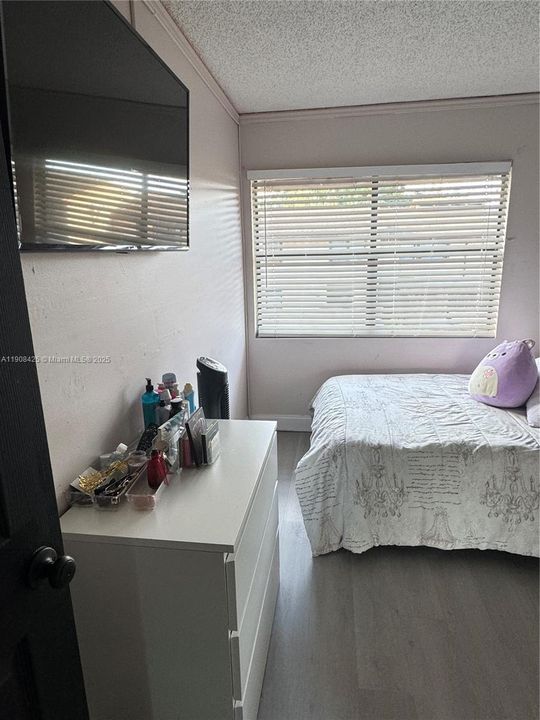 For Rent: $3,200 (3 beds, 2 baths, 1500 Square Feet)